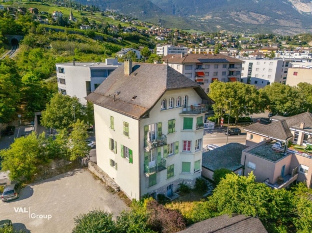 Charme et espace à deux pas du centre de Sierre - 0