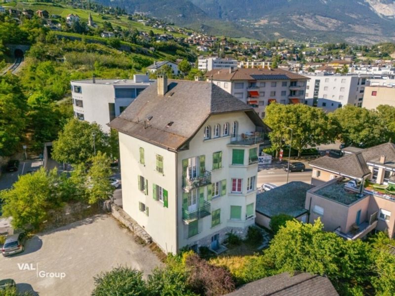 Charme et espace à deux pas du centre de Sierre - 1