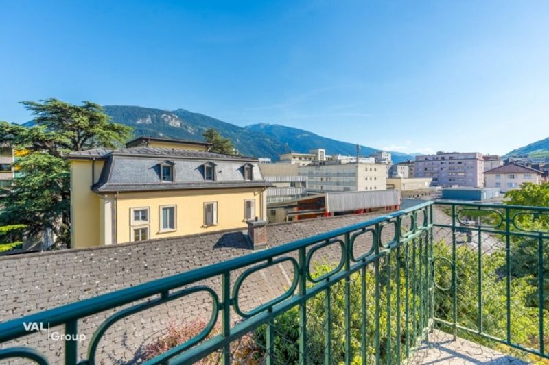 Charme et espace à deux pas du centre de Sierre - 9