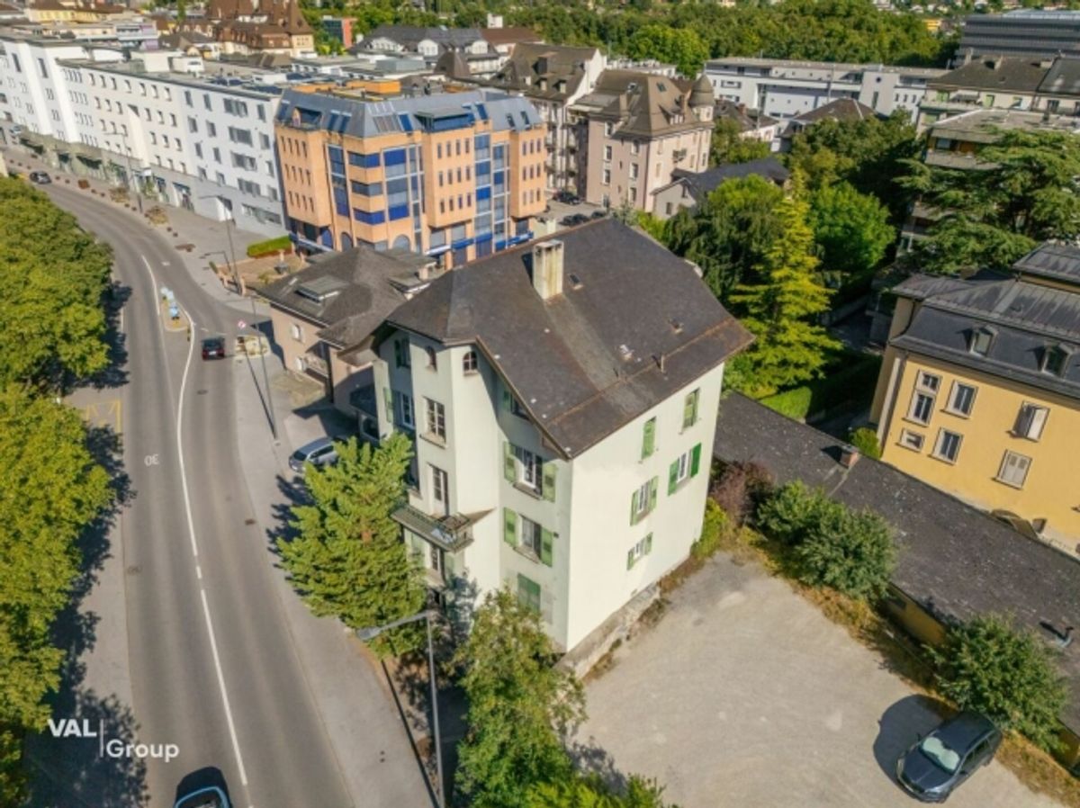 Charme et espace à deux pas du centre de Sierre - 10