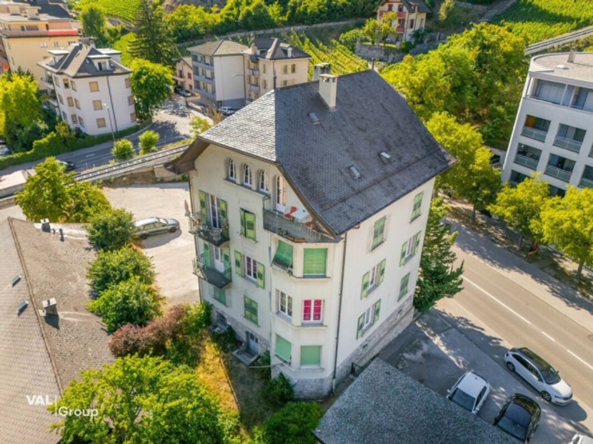Charme et espace à deux pas du centre de Sierre - 11