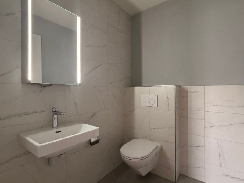 4.5-Zimmer Büro/Praxis mit Lift in Würenlos - 9