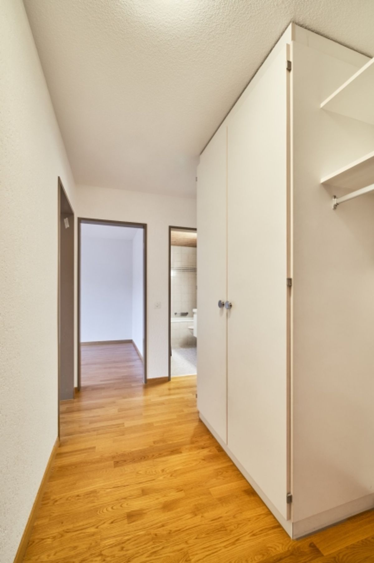 Sonnige 3.5-Zimmer Wohnung auf der Forch - 2