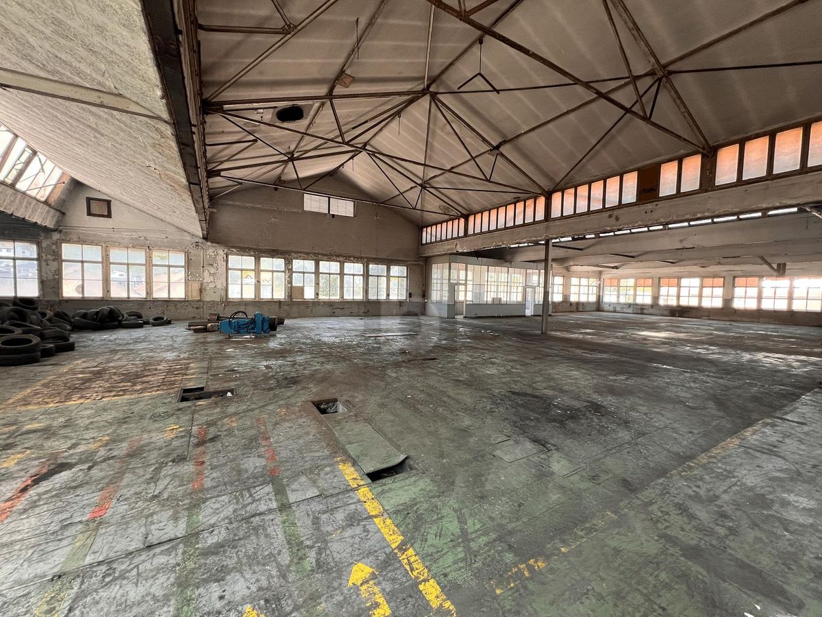 GRANDS VOLUMES ENTREPÔT, STOCKAGE - 2