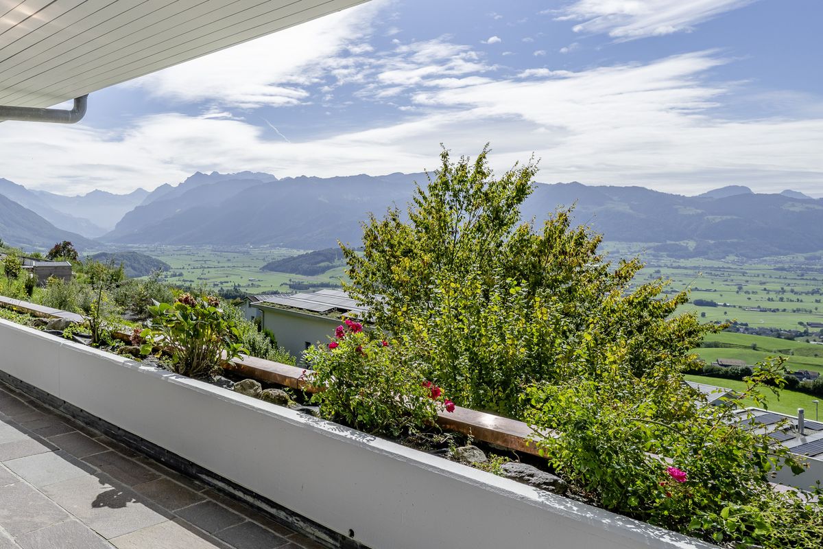 Beeindruckende Landhausvilla mit bewilligtem Umgebungsprojekt - 4