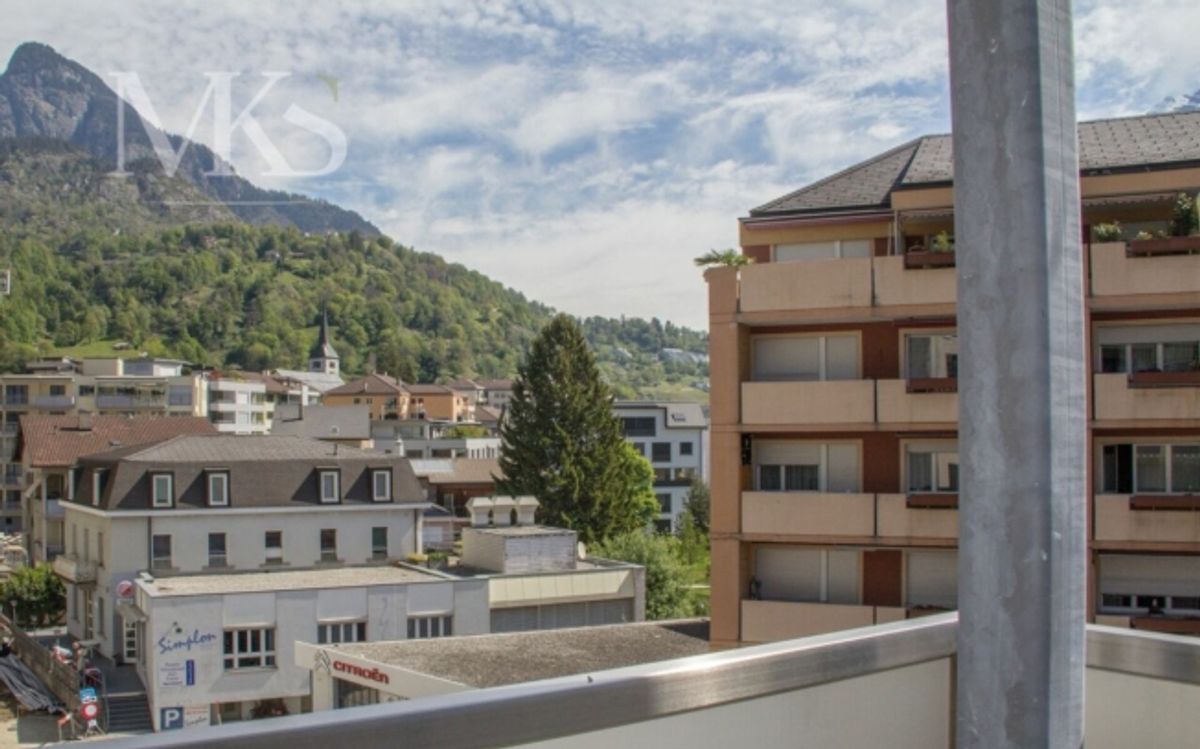 3.5 Zimmer Wohnung auf 104 m2, Balkon und schöner ruhiger Sitzplatz im Grünen - 1