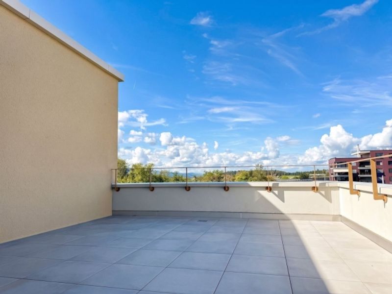 Erstbezug, exklusive Attikawohnung mit Weitblick in Cham - 2