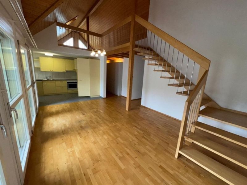 Moderne 4.5-Zimmer-Maisonette-Wohnung in idyllischer Lage - 2