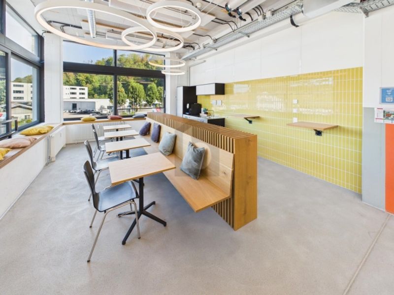 GROSSZÜGIG,MODERN UND VIELSEITIG NUTZBAR - 2