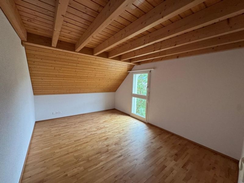 Moderne 4.5-Zimmer-Maisonette-Wohnung in idyllischer Lage - 8