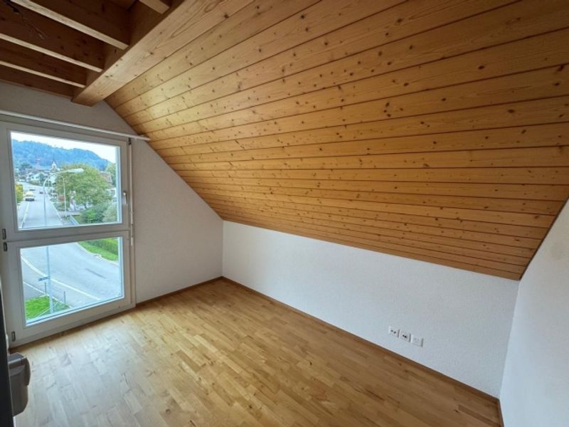 Moderne 4.5-Zimmer-Maisonette-Wohnung in idyllischer Lage - 10