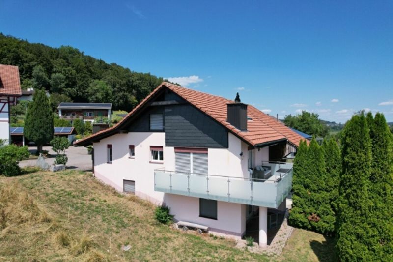 Exlusives, freistehendes Einfamilienhaus mit traumhafter Aussicht - 1