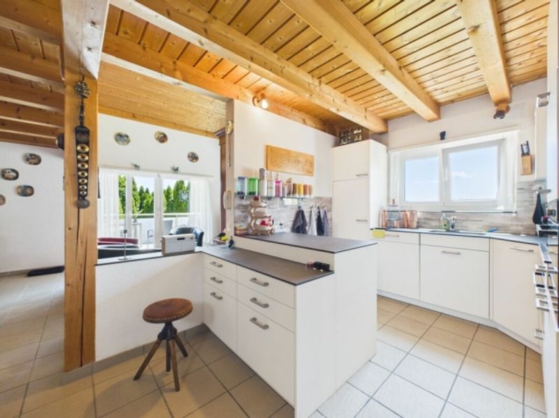 Exlusives, freistehendes Einfamilienhaus mit traumhafter Aussicht - 7