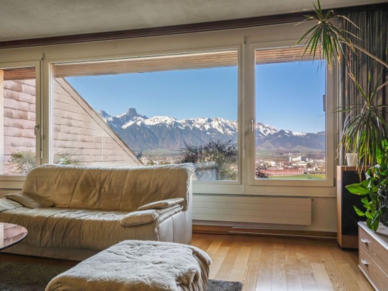 Zu verkaufen in Steffisburg 5.5-Zimmer Reihenhaus mit hoher Privatsphäre - 5