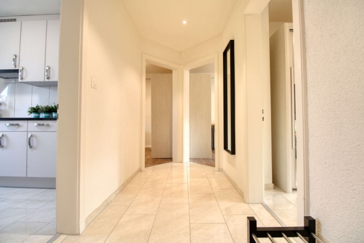 Furnished room in modernised apartment in a top location - 1