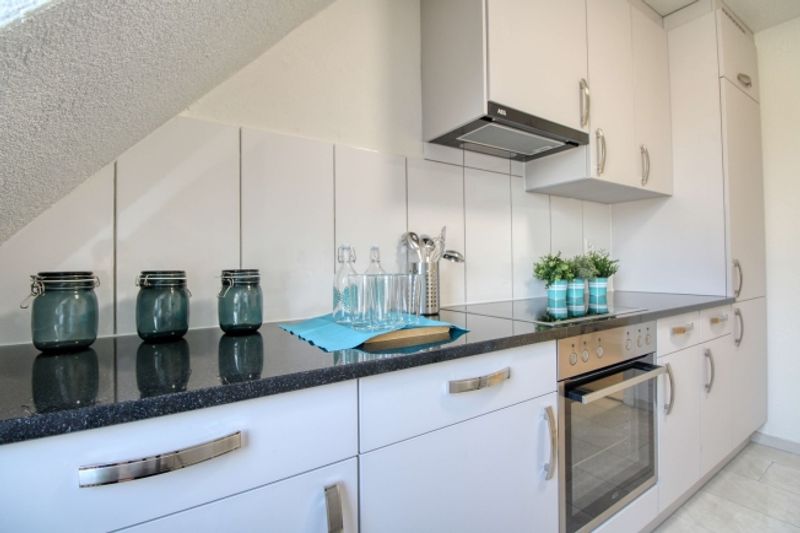 Furnished room in modernised apartment in a top location - 6