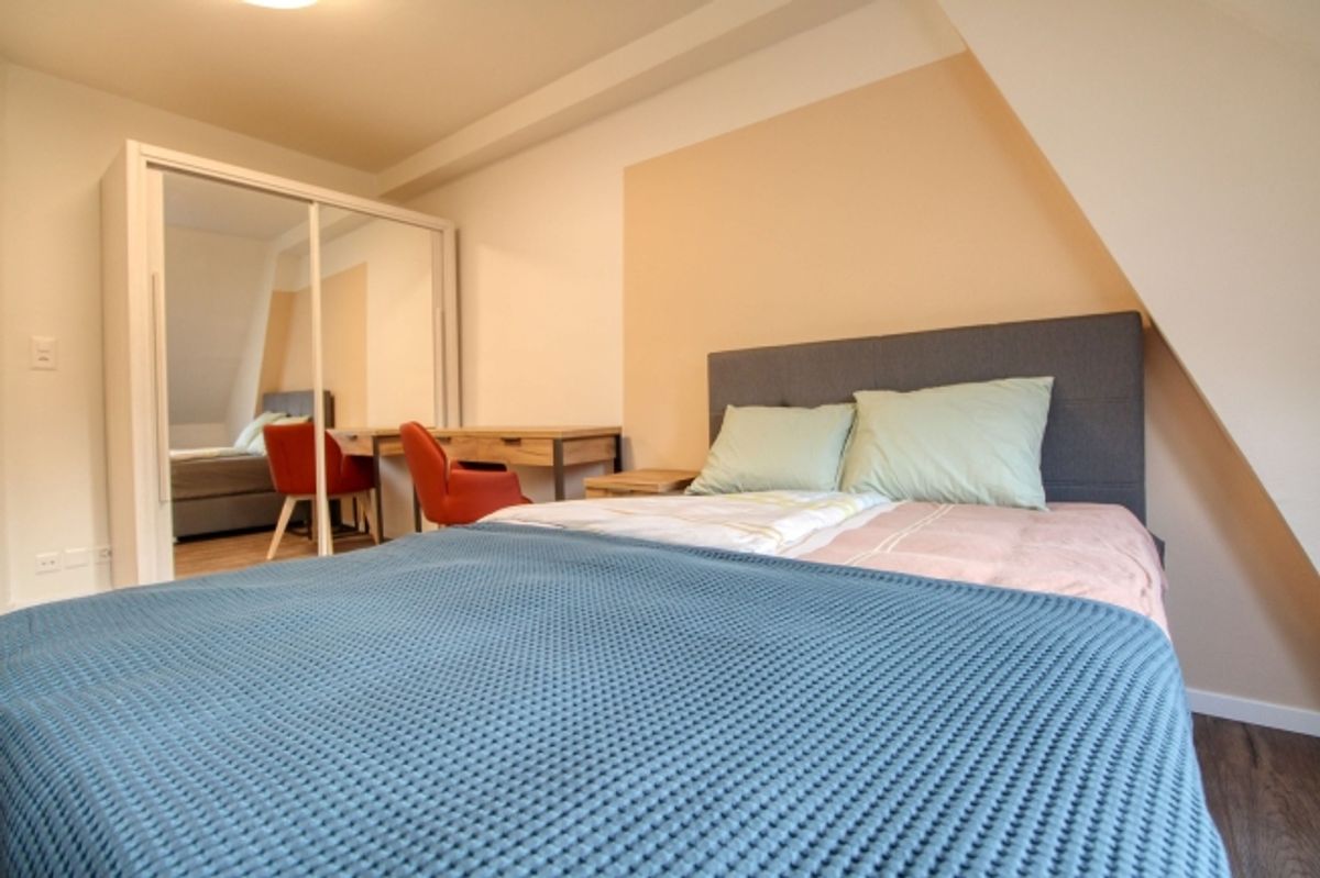 Furnished room in modernised apartment in a top location - 8
