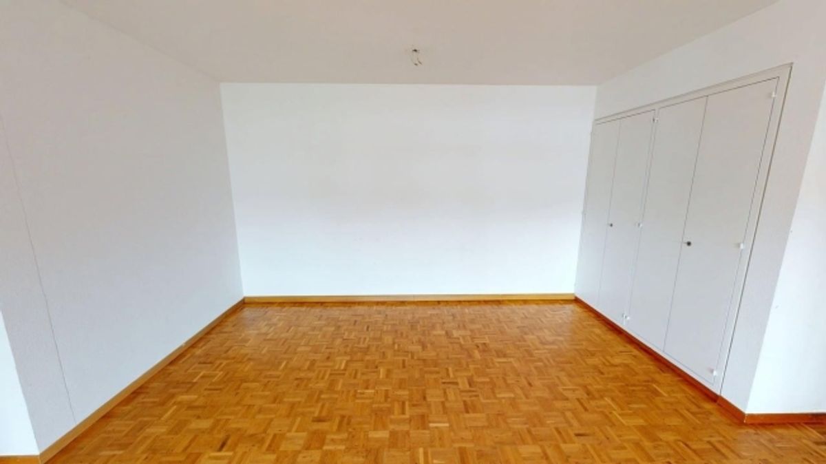 Helle 4-Zimmer-Wohnung im 2. OG  ruhig wohnen in Uetikon am See | BEFRISTET - 2