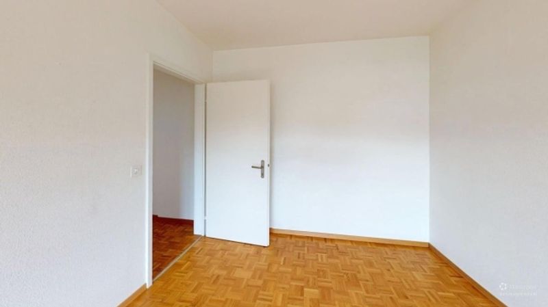 Helle 4-Zimmer-Wohnung im 2. OG  ruhig wohnen in Uetikon am See | BEFRISTET - 4