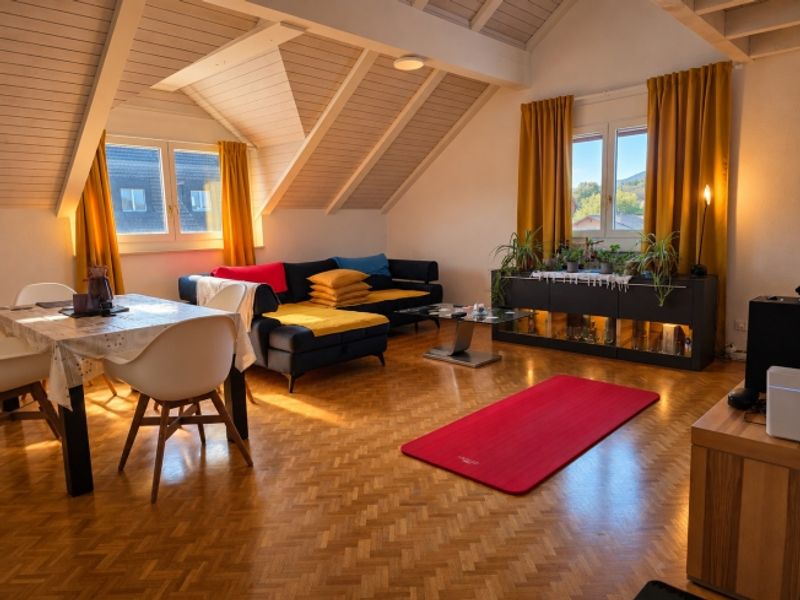 Wohnen mit Charme, zentral gelegen mit Galerie und viel Platz - 1
