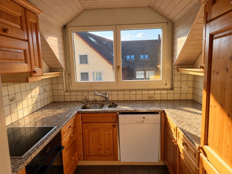 Wohnen mit Charme, zentral gelegen mit Galerie und viel Platz - 2