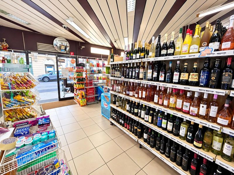 ÉPICERIE AVEC UNE CLIENTÈLE EXISTANTE - 5