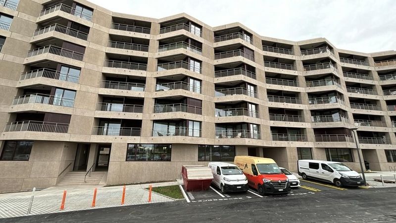 Places de parc souterraines disponible dans un quartier résidentiel - 1