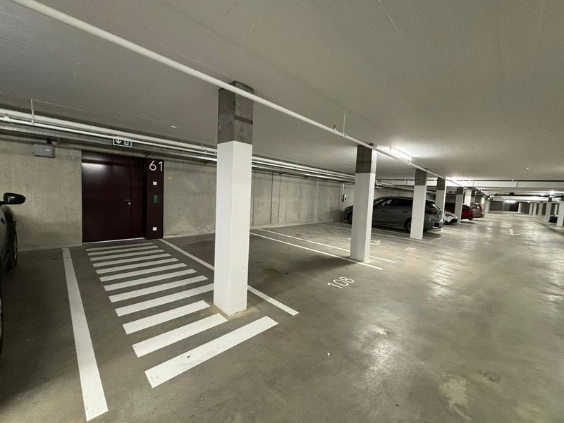 Places de parc souterraines disponible dans un quartier résidentiel - 2