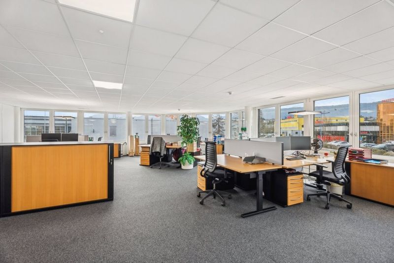 Magnifique bureaux à proximité des axes autoroutiers ! - 7