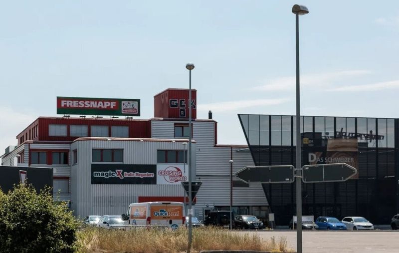 Lager in der Shoppingmeile Lyssach zu vermieten - 1