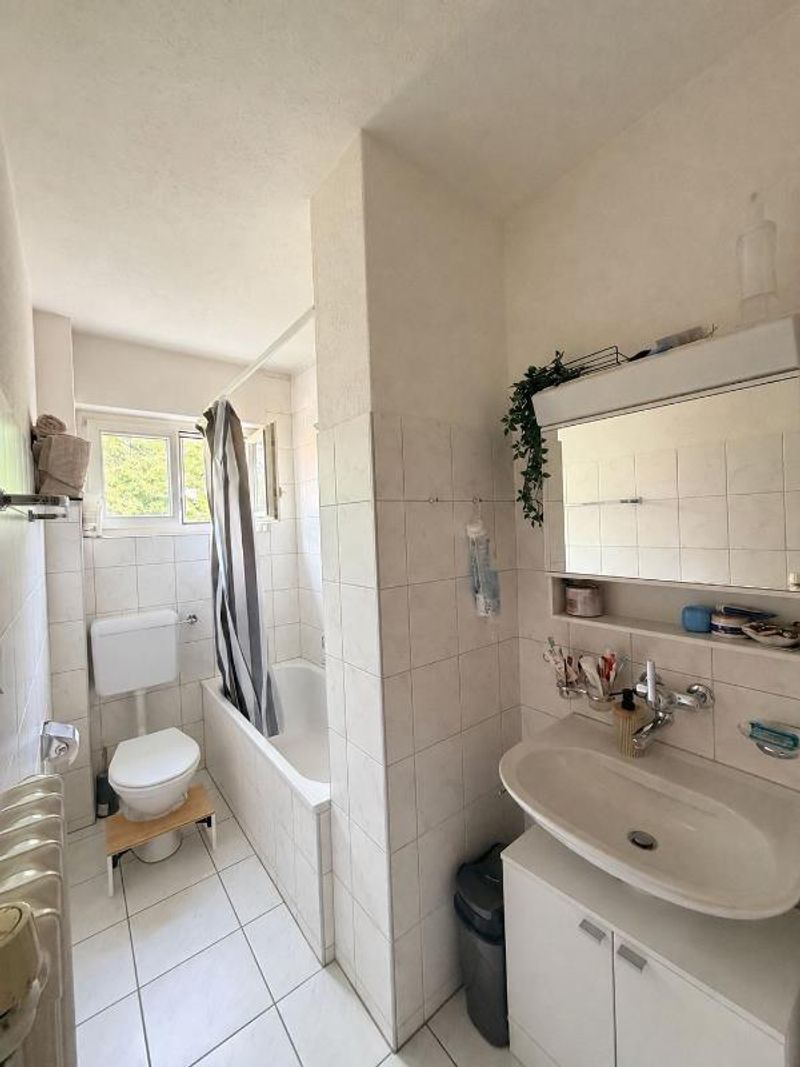 2 Zimmer Wohnung - 4