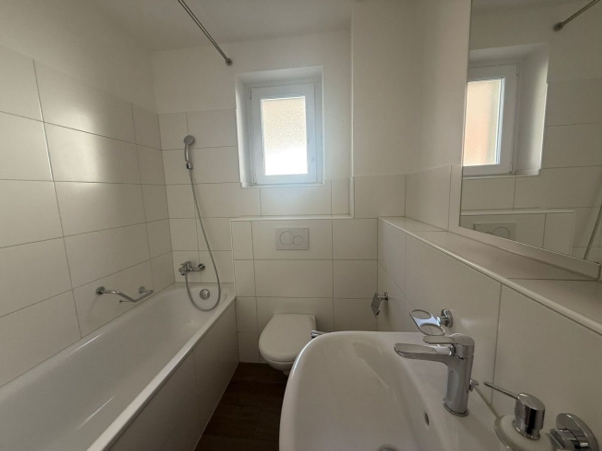 St-Imier, schöne 2,5-Zimmer-Wohnung mit Balkon - 3