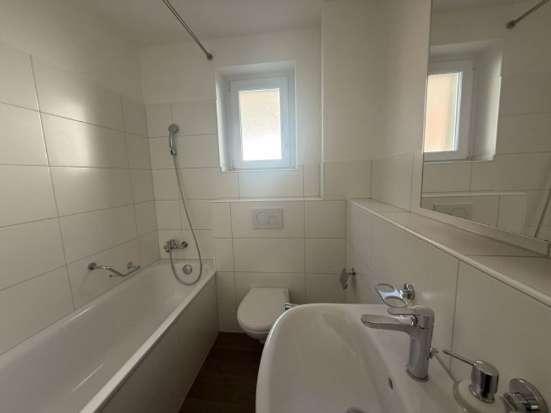 St-Imier, schöne 2,5-Zimmer-Wohnung mit Balkon - 4