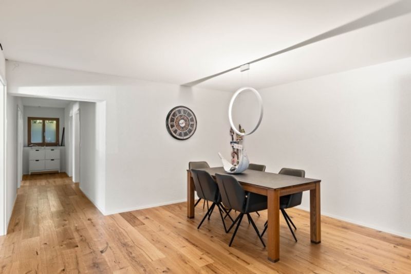 Modern umgebaute 4.5-Zimmer-Wohnung mit 135 m² Wohnfläche - 5