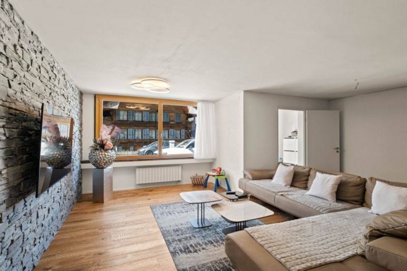 Modern umgebaute 4.5-Zimmer-Wohnung mit 135 m² Wohnfläche - 7