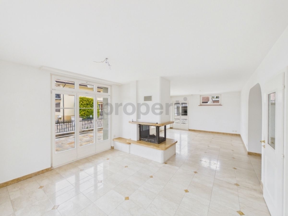 Appartement de 4,5 pièces, chauffage au sol, garage et place extérieure inclus - 3