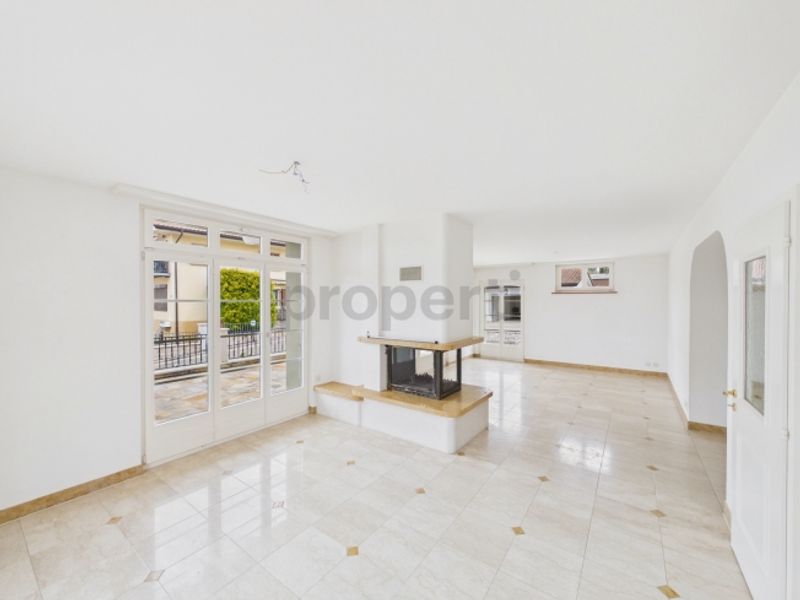 Appartement de 4,5 pièces, chauffage au sol, garage et place extérieure inclus - 4