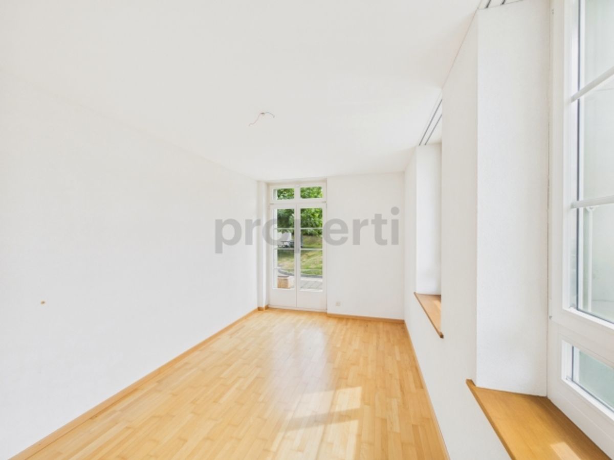 Appartement de 4,5 pièces, chauffage au sol, garage et place extérieure inclus - 5