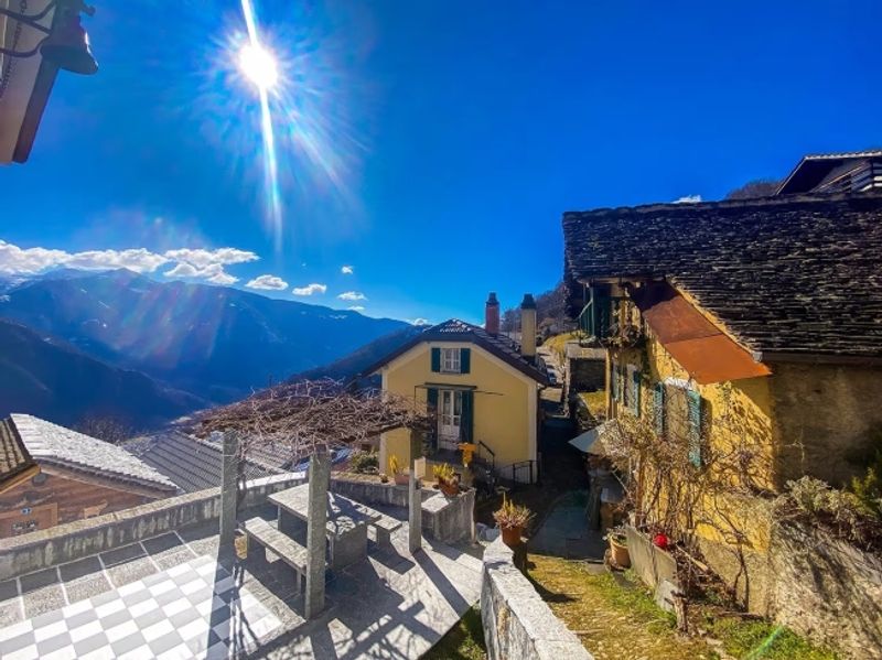Charmantes Reihenhaus in Santa Maria Calanca mit Panoramablick - 9
