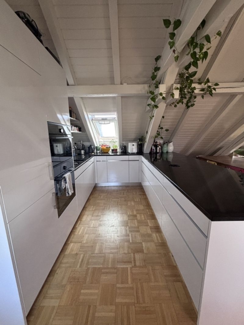 3½ ZIMMER-ATTIKAWOHNUNG IN ZÜRICH - KREIS 3 WIEDIKON, MÖBLIERT, TEMPORÄR - 4