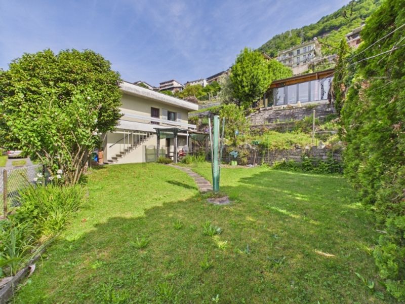 Spaziosa casa multifamiliare con grande potenziale a Riazzino - 1