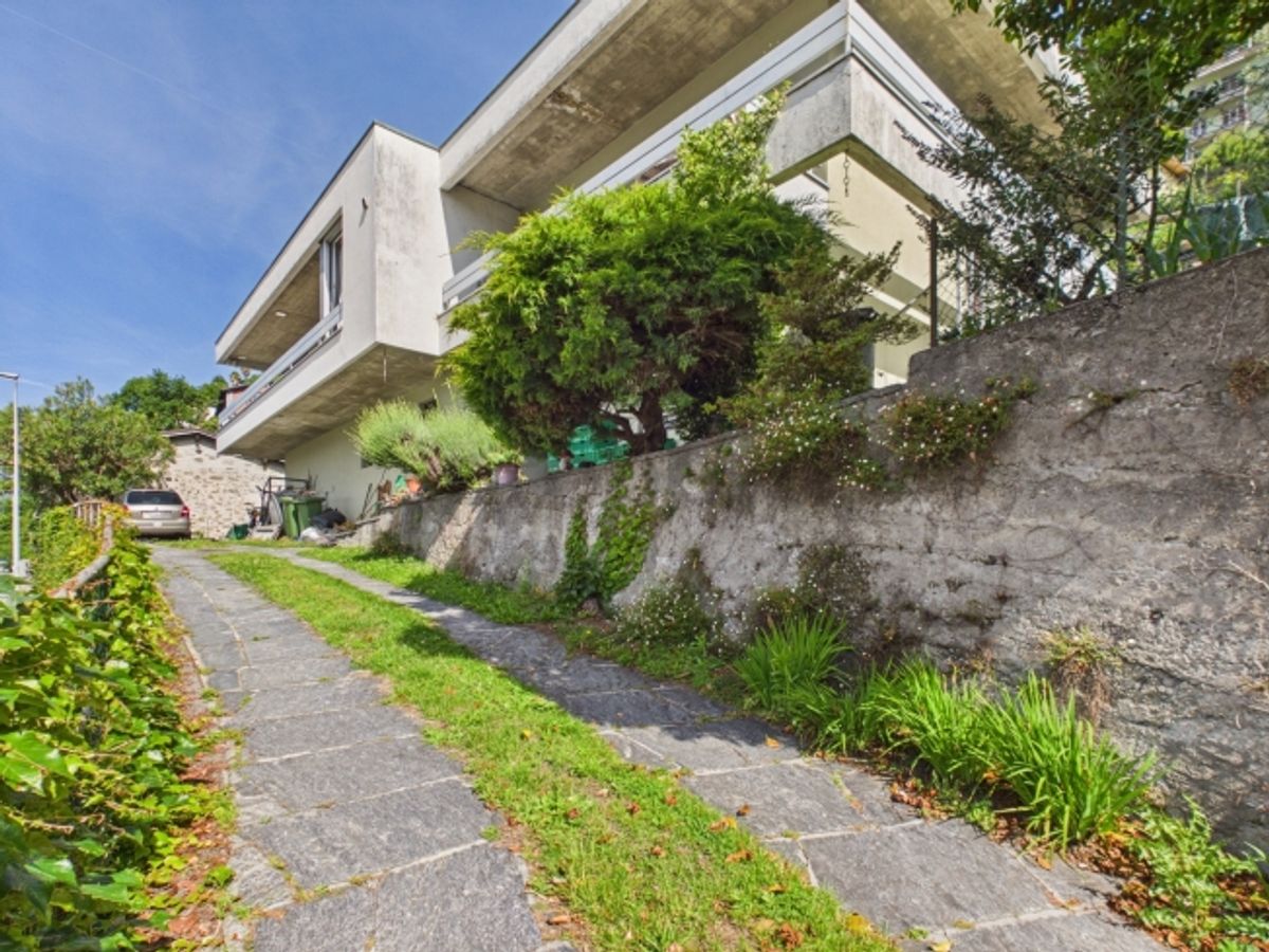 Spaziosa casa multifamiliare con grande potenziale a Riazzino - 4