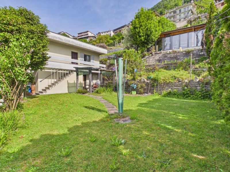 Spaziosa casa multifamiliare con grande potenziale a Riazzino - 8