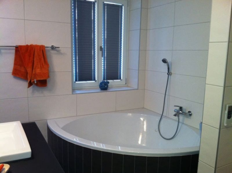 Frisch renovierte Parterrewohnung, zwei Badezimmer und charmantes, rustikales Haus - 6