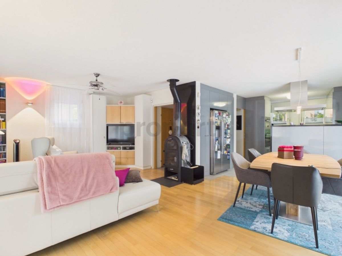 Grosszügiges 7.5-Zimmer-Einfamilienhaus mit Balkon - 1