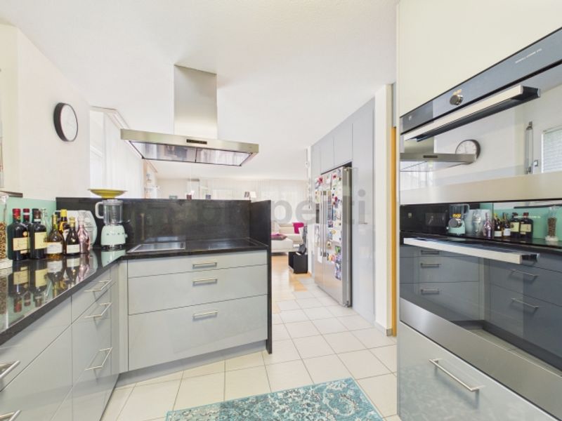 Grosszügiges 7.5-Zimmer-Einfamilienhaus mit Balkon - 6