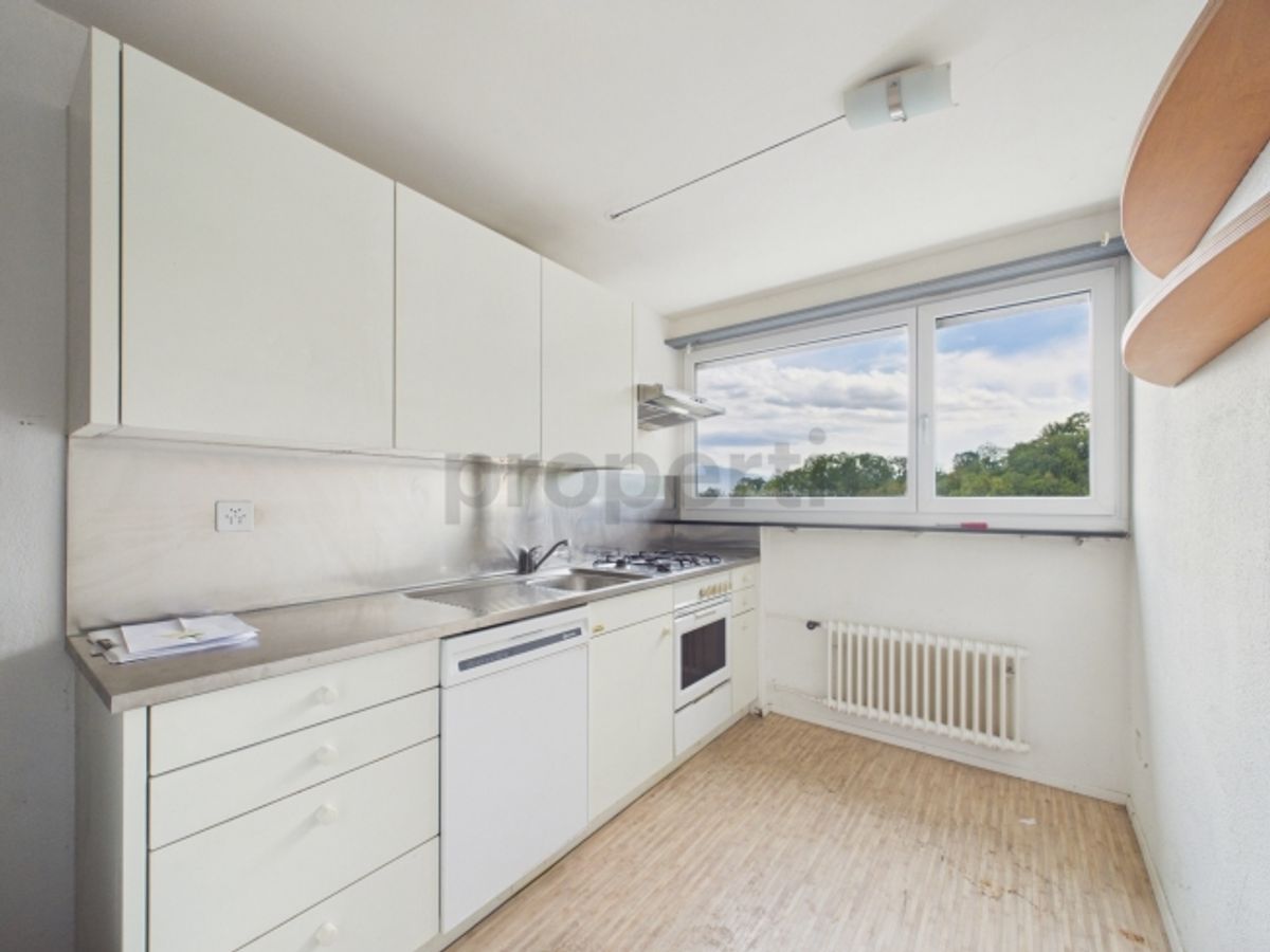 Lichtdurchflutetes Wohnen mit Balkon und Weitsicht - 1