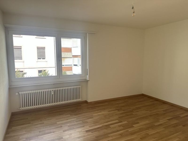 Frisch renovierte 3,5-Zimmerwohnung (ca. 90 m2) im Matthäusquartier - 3