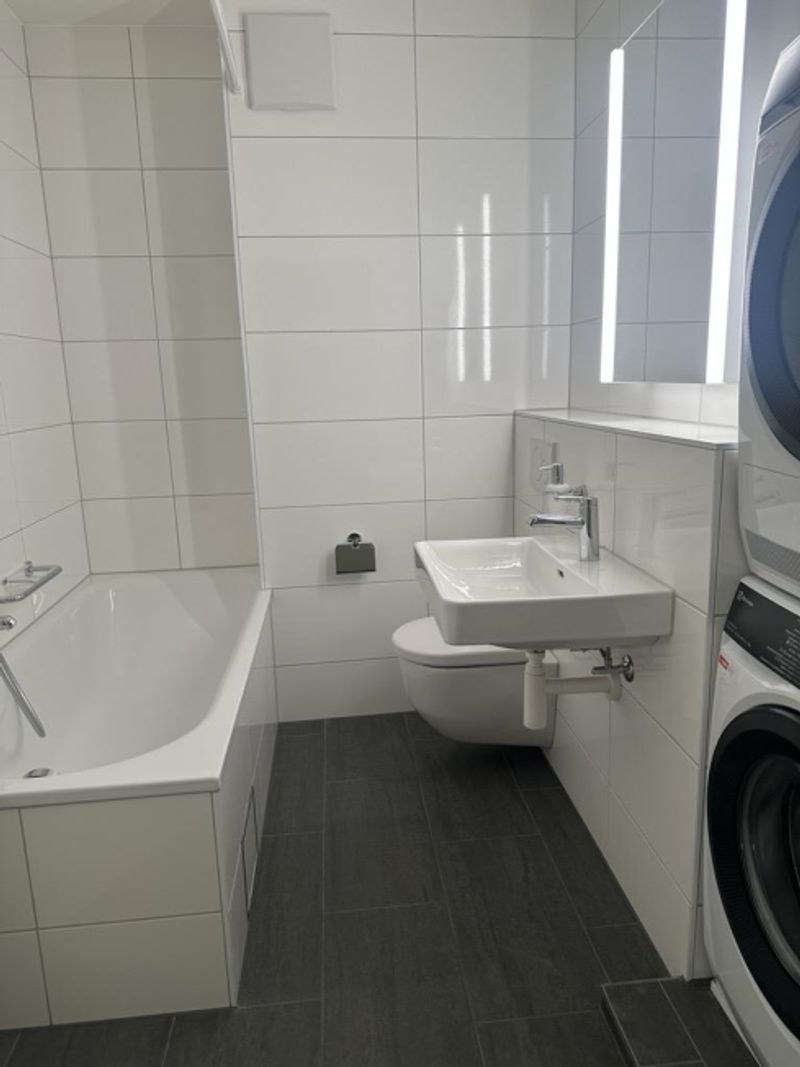 Frisch renovierte 3,5-Zimmerwohnung (ca. 90 m2) im Matthäusquartier - 9