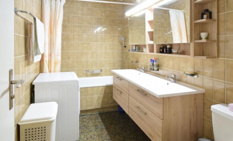 Familienfreundliches Wohnen Renovierte 5.5-Zimmer-Wohnung in Toplage Zollikerberg. - 8